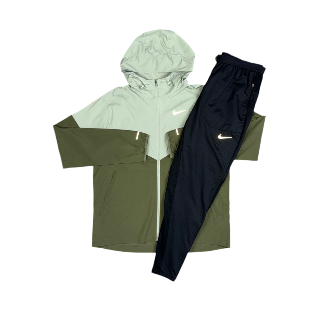 Nike - Jade Horizon Jacket / Black Phenoms Pants Set